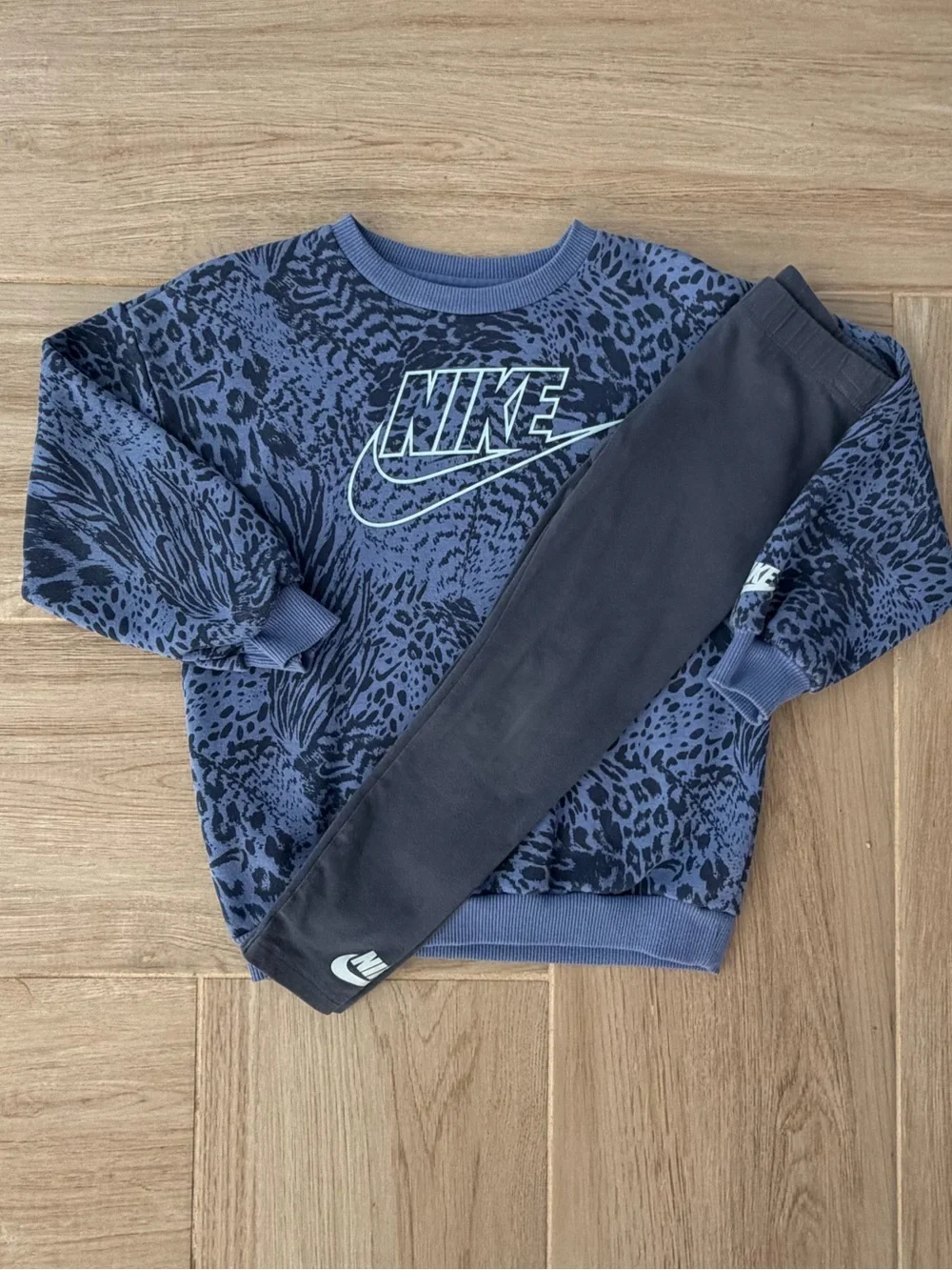 Nike Blue Animal-Print Sweatshirt with Navy Leggings